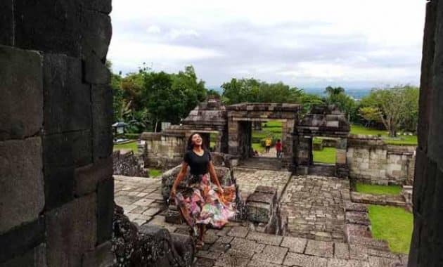 penampakan candi ratu boko