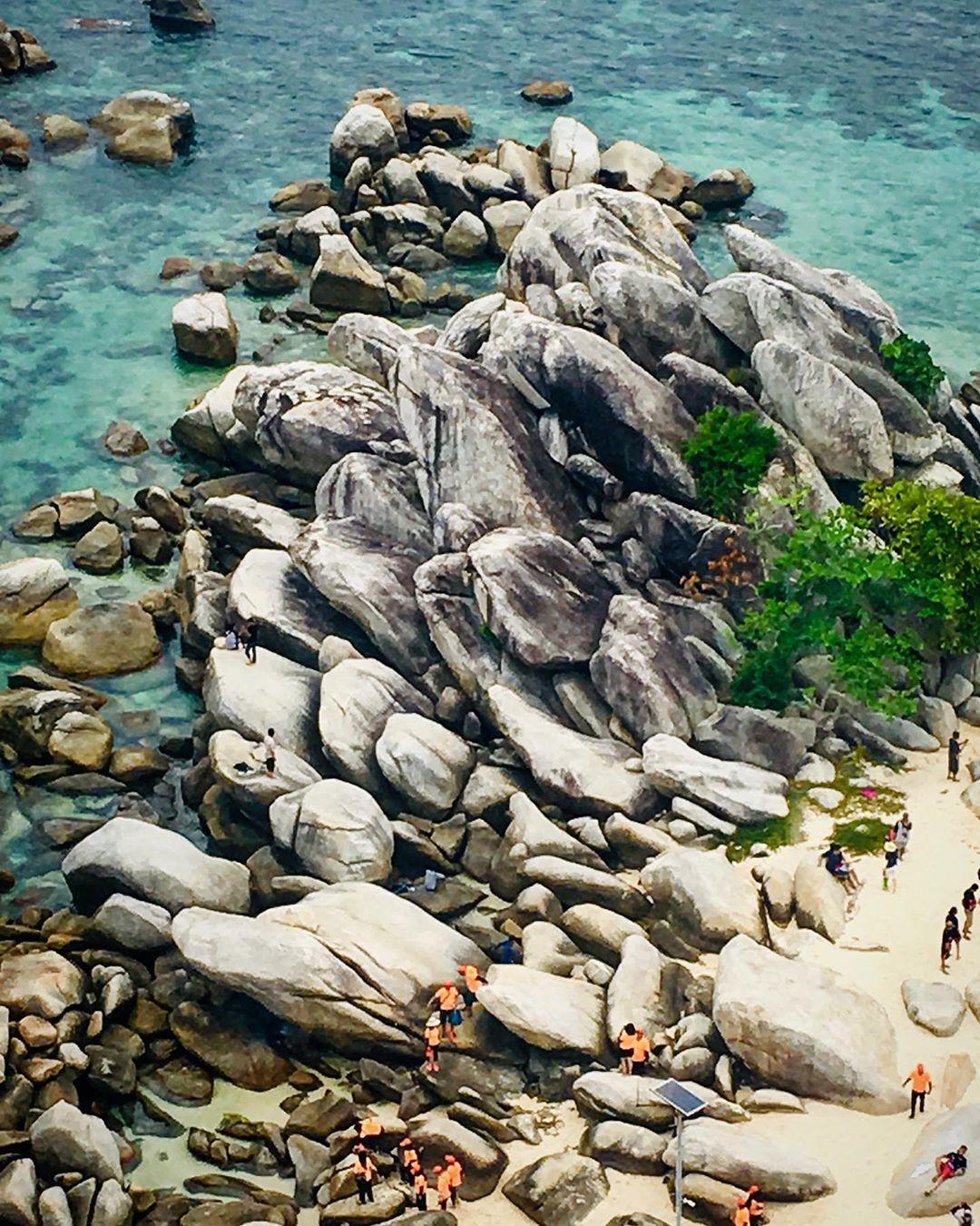 Batu Pulau Lengkuas Belitong