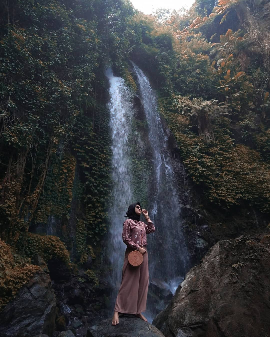 Air Terjun Di Kuantan : Syoknya, Mandi Dengan 'Pelangi' Dekat Air