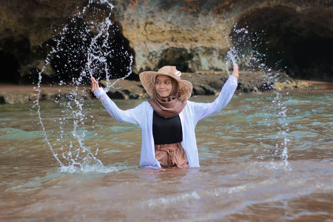 Pantai Baron Bertemunya Dua Mata Air Yang Berbeda Namun Indah 1