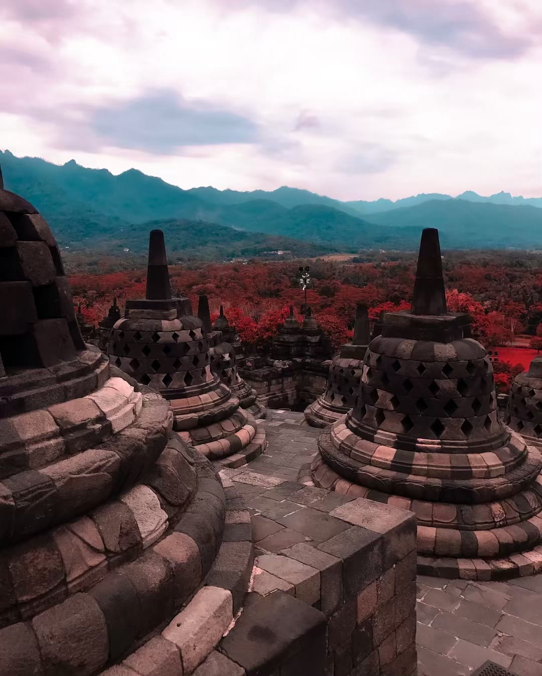 candi borobudur stupa