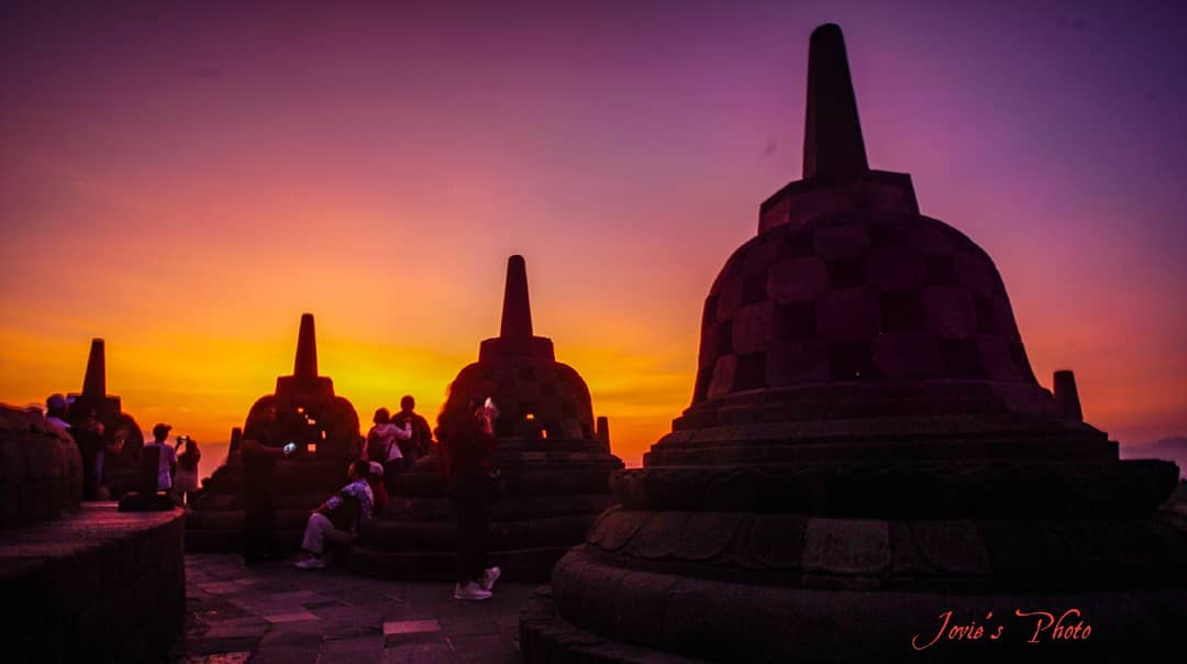 candi borobudur sunruse