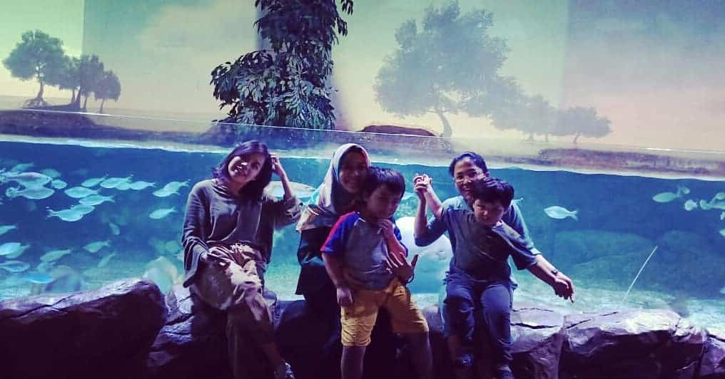 jakarta aquarium keluarga besar