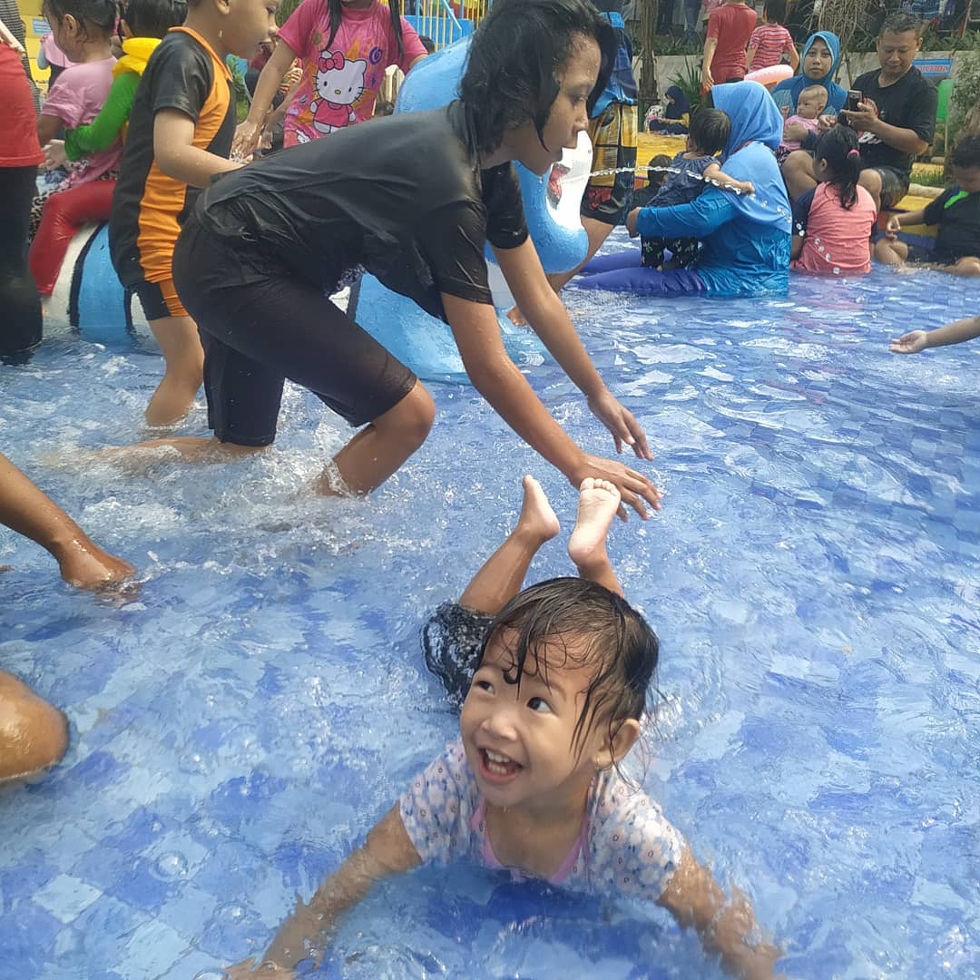 11 Kolam Renang Di Depok Yang Bagus Dan Murah Untuk Liburan Keluarga