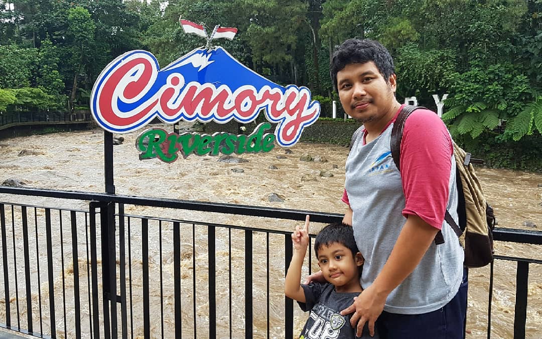 Tiket Masuk Cimory Riverside 2021 Menu Villa Alamat Dan Gambar