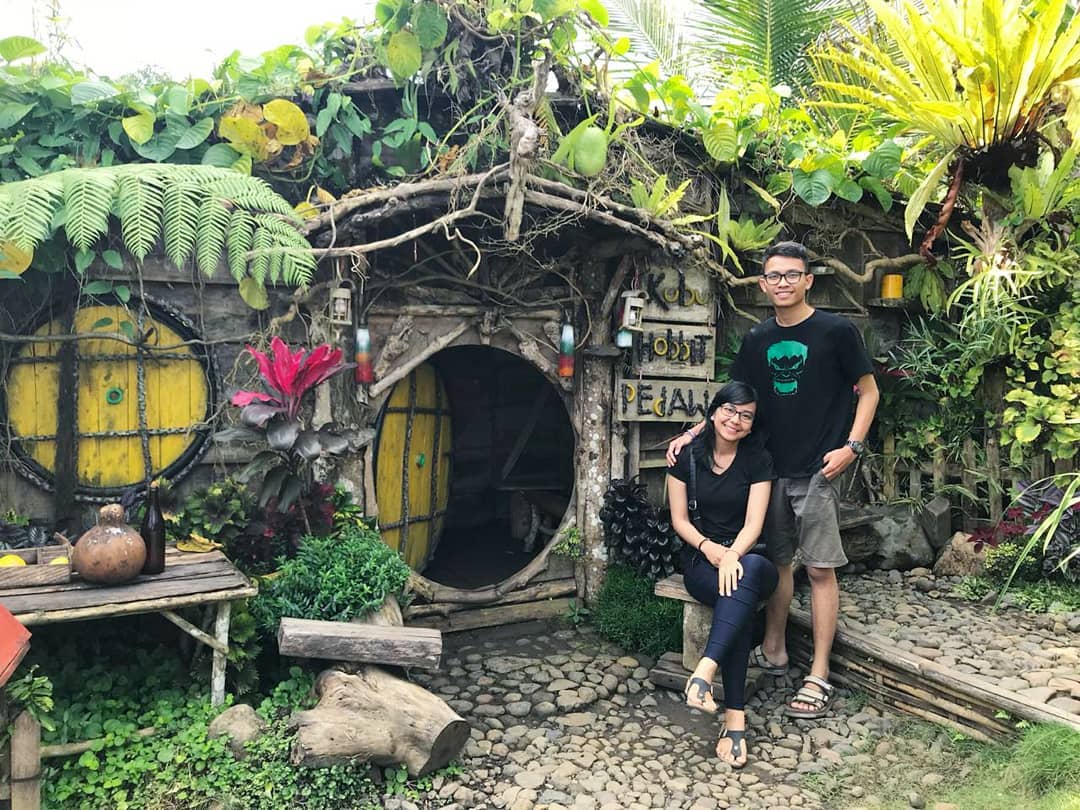 Kubu Hobbit Pedawa Bali