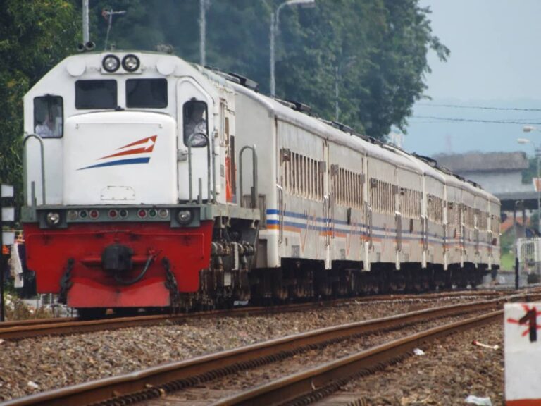 Info Jadwal Kereta Api Tegal Ekpres 2020, Rute Dan Harga Tiket