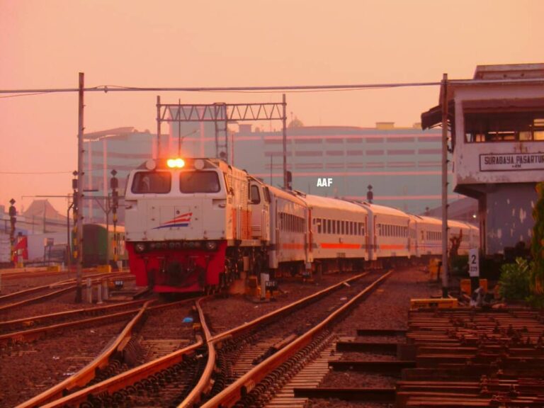 Kereta Semarang Surabaya Terbaru