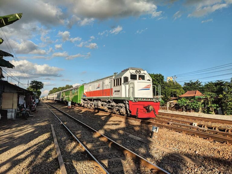 Rute Kereta Api Gaya Baru Malam Terbaru