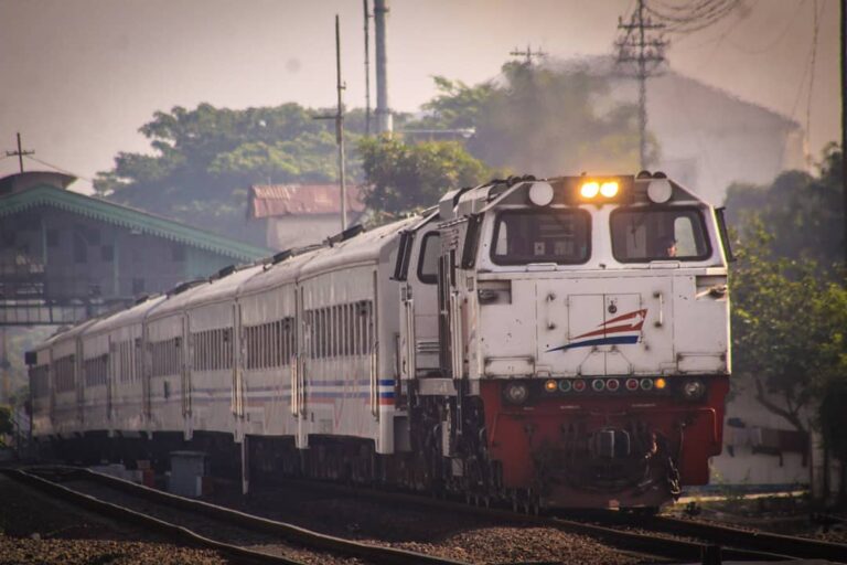 Info Jadwal Kereta Api Mutiara Selatan 2022, Rute Dan Harga Tiket