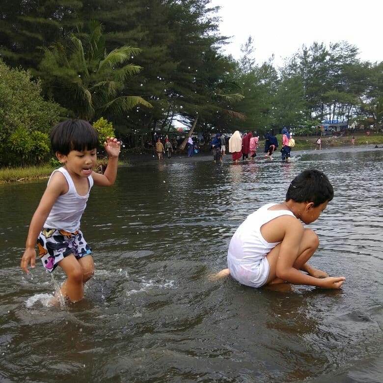 Pantai Laguna Lembupurwo Lokasi Dan Tiket Masuk