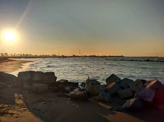 Pantai Tamantirta Sunset